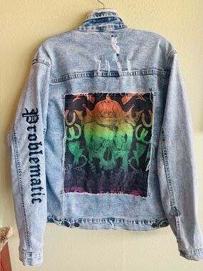 FWRD Denim Distressed Light Wash Skull Patchwork Jean Jacket Size: Large